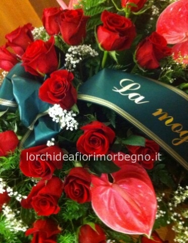 cuscino  piccolo con nastro Rose rosse Anturium con nastro
