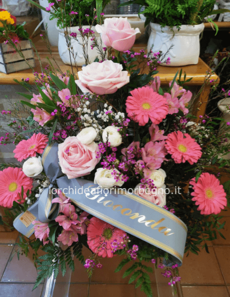 Composizione  fiori in ciotola per condoglianze