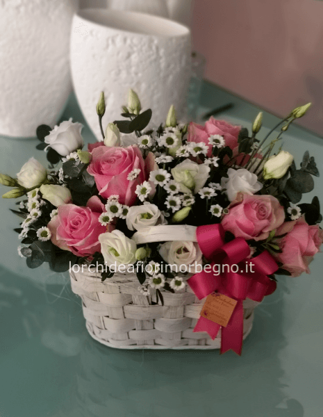 Romantic basket