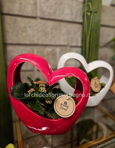 Composizione in ceramica a cuore